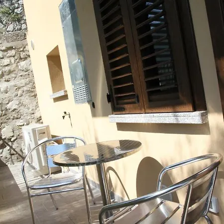 La Dimora Dei Pescatori Monteisola Apartment Monte Isola Exterior photo